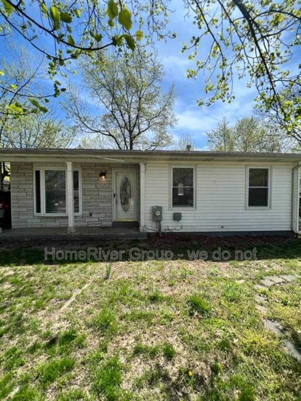 House for rent at 12344 Spanish Pond Rd, Saint Louis, MO 63138