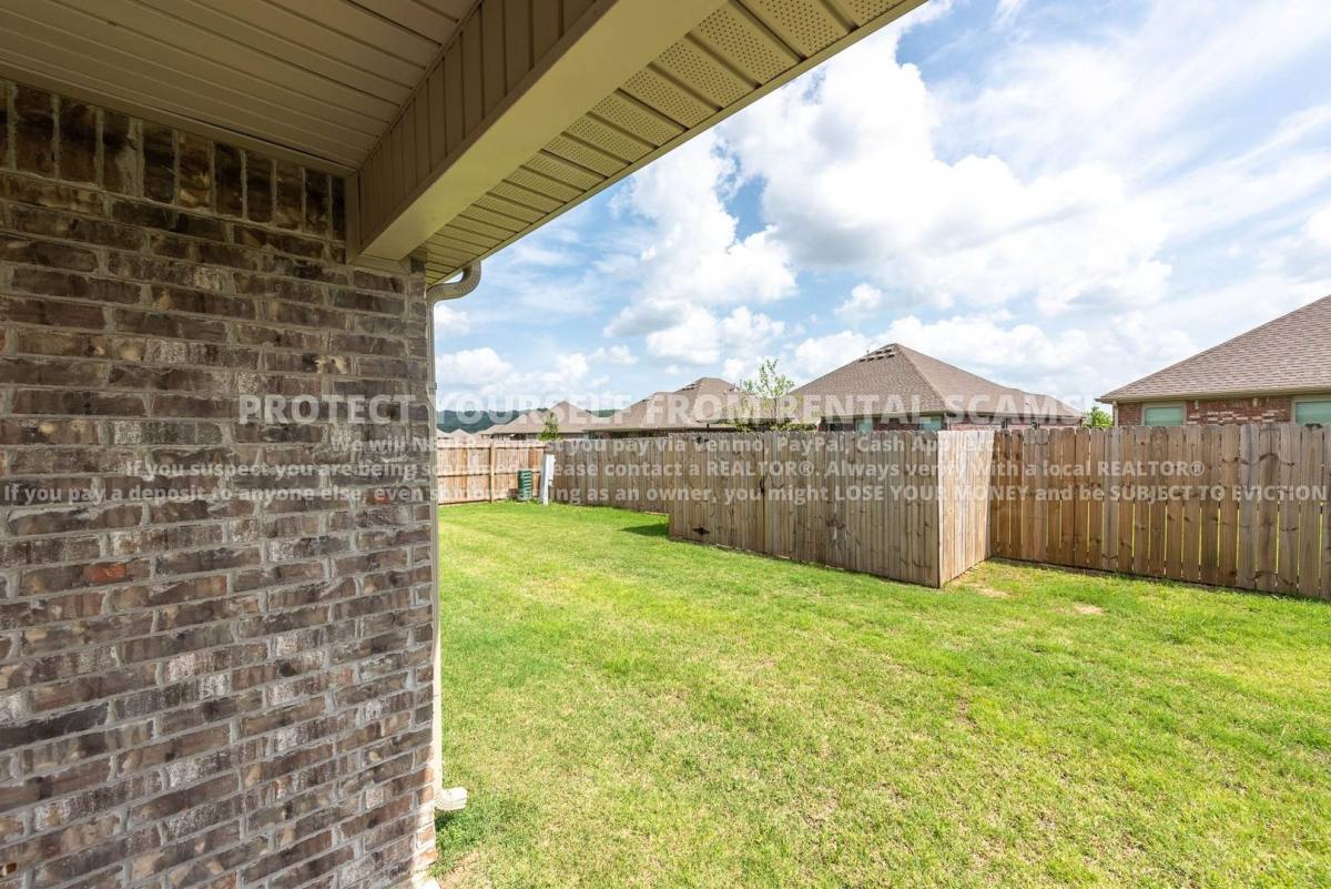 House for rent at 4765 W Wales Dr, Fayetteville, AR 72704
