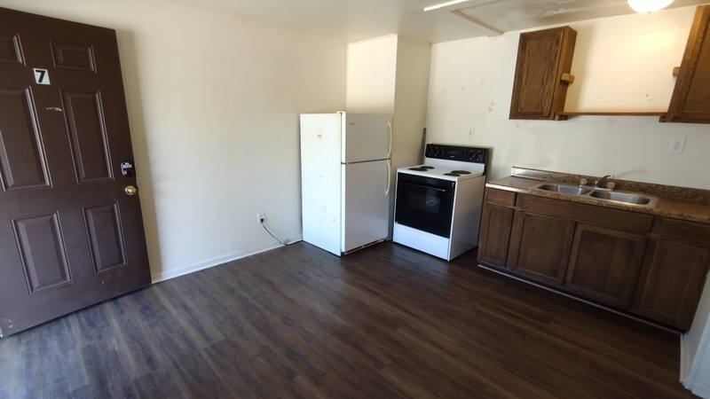 Apartment for rent at 2223 N Water St Extension - W07, Uhrichsville, OH 44683