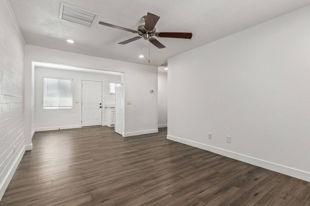 Apartment for rent at 2539 W Pierson St, Phoenix, AZ 85017