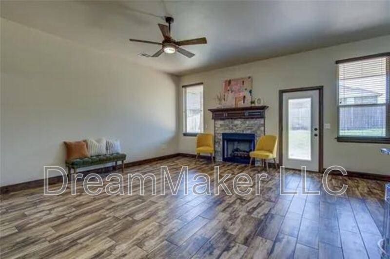 House for rent at 1712 Appaloosa Dr, Blanchard, OK 73010