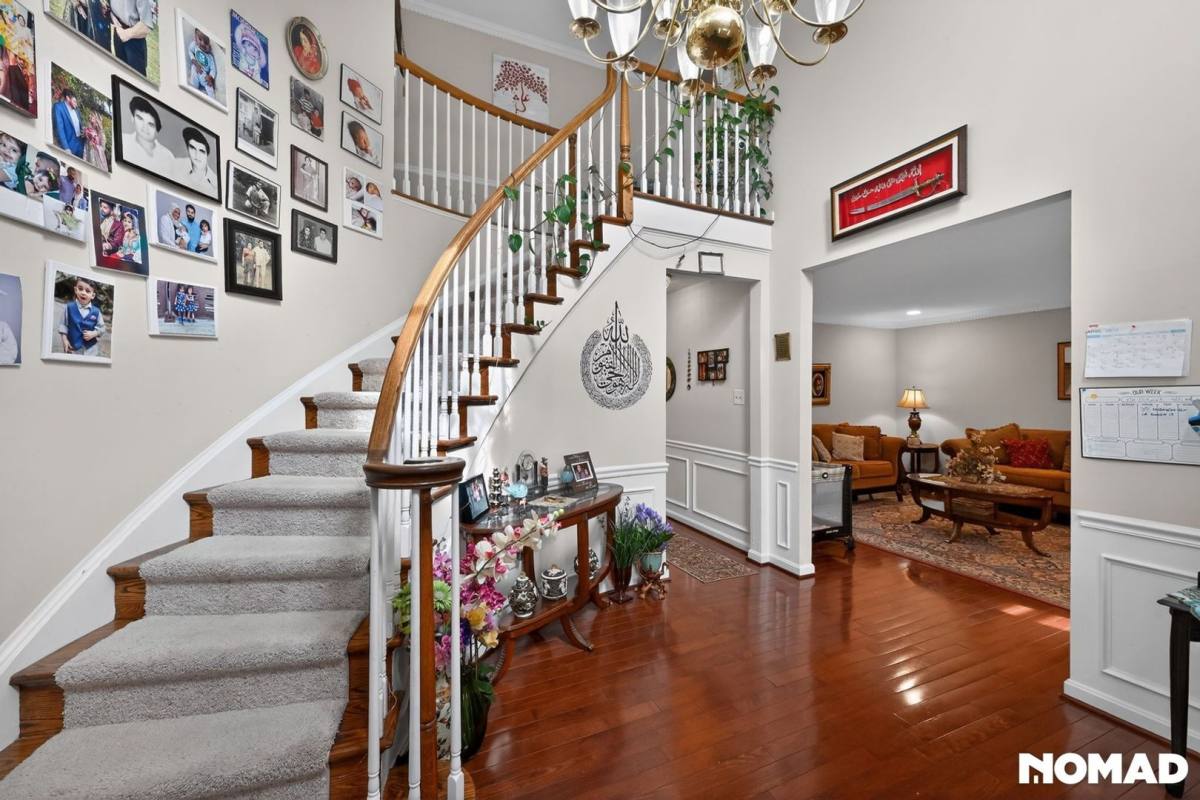 House for rent at 13648 Spinning Wheel Dr, Germantown, MD 20874