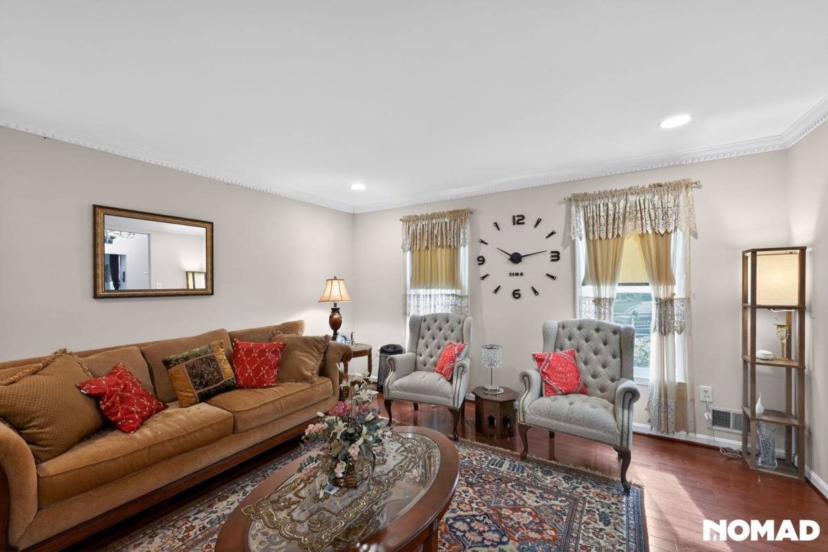 House for rent at 13648 Spinning Wheel Dr, Germantown, MD 20874