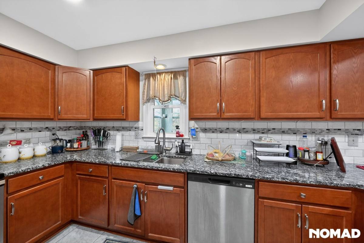 House for rent at 13648 Spinning Wheel Dr, Germantown, MD 20874