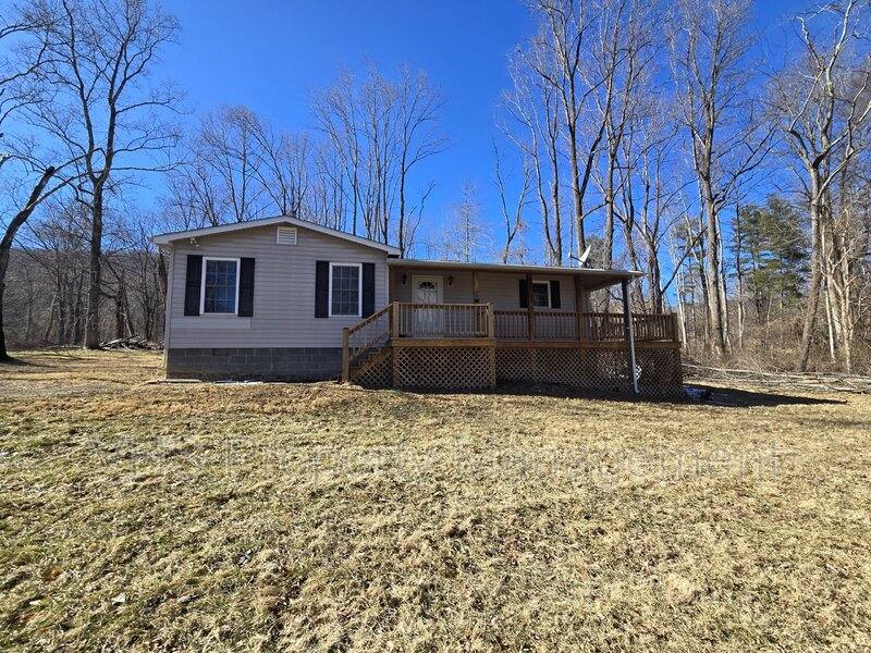 House for rent at 4 Daiseys Rest Rd, Washington, VA 22747
