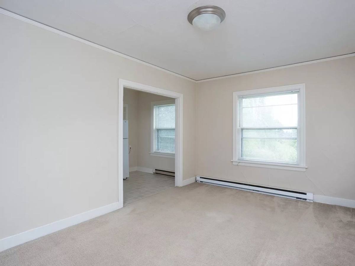 Apartment for rent at 6109 SE Belmont St, Portland, OR 97215