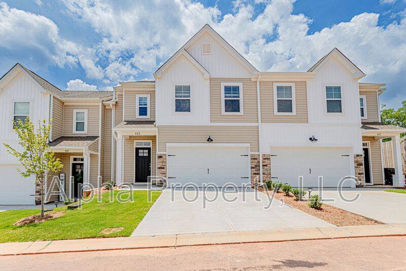 Townhouse for rent at 409 Wards Creek Way, Greer, SC 29650