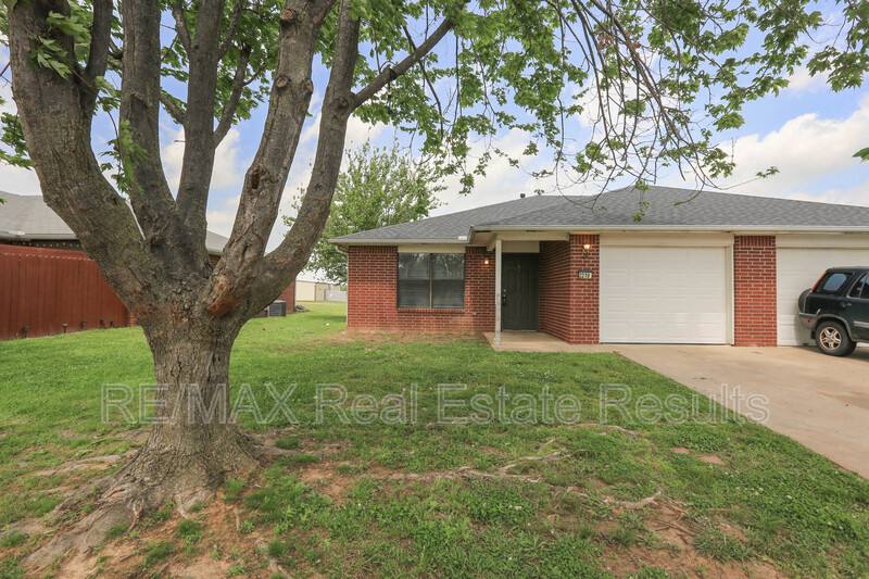 Apartment for rent at 2219 W Roselawn St, Rogers, AR 72756