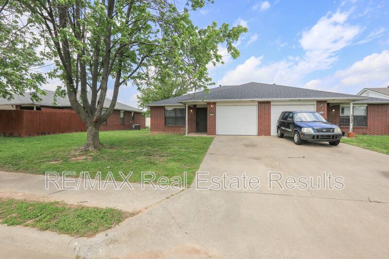 Apartment for rent at 2219 W Roselawn St, Rogers, AR 72756