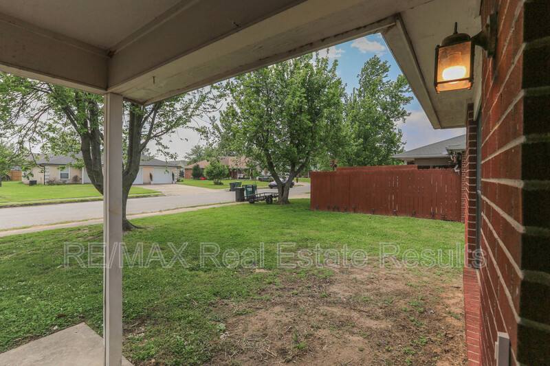 Apartment for rent at 2219 W Roselawn St, Rogers, AR 72756