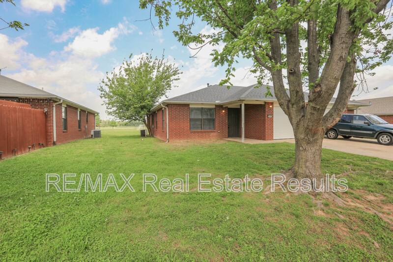 Apartment for rent at 2219 W Roselawn St, Rogers, AR 72756