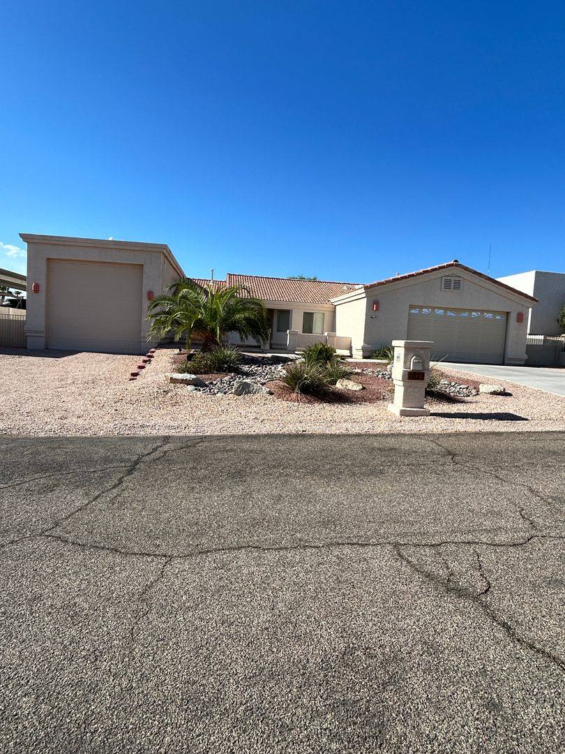 House for rent at 1821 Ambassador Dr, Lake Havasu City, AZ 86403