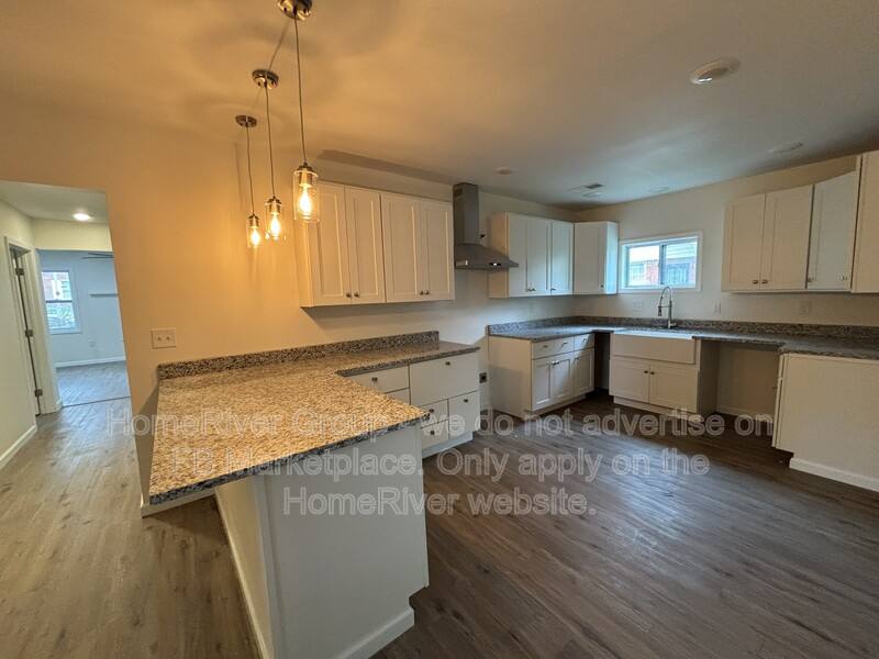 Townhouse for rent at 882 Maple Dr, Memphis, TN 38108