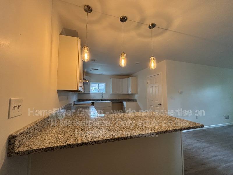 Townhouse for rent at 882 Maple Dr, Memphis, TN 38108