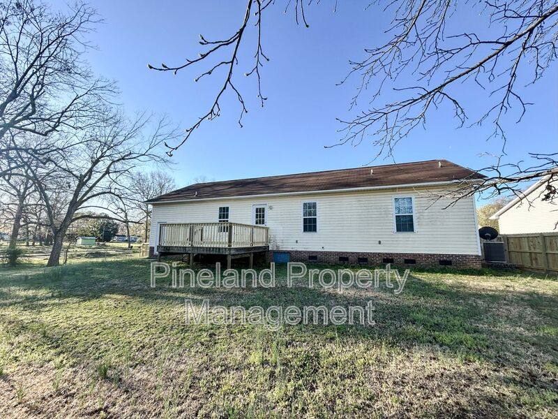 House for rent at 341 Kingdom Estate Dr, Fayetteville, NC 28301