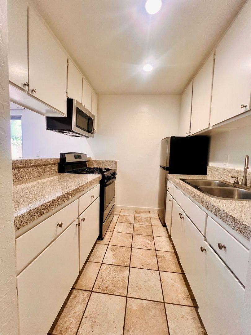 Apartment for rent at 393 Hamilton St, Costa Mesa, CA 92627