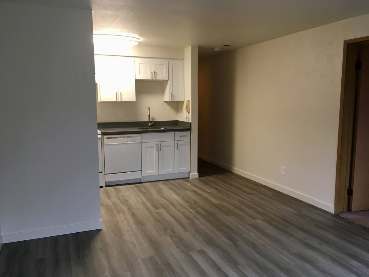 Apartment for rent at 910 N 104th St, Seattle, WA 98133