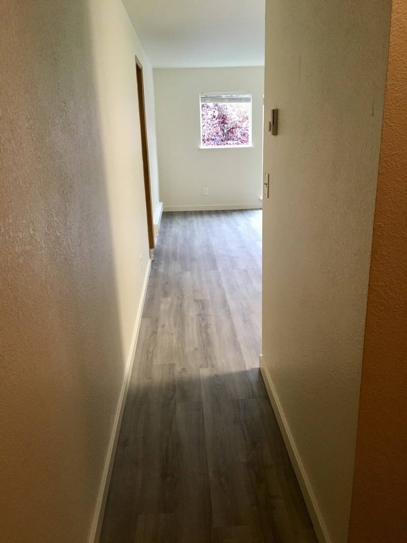 Apartment for rent at 910 N 104th St, Seattle, WA 98133