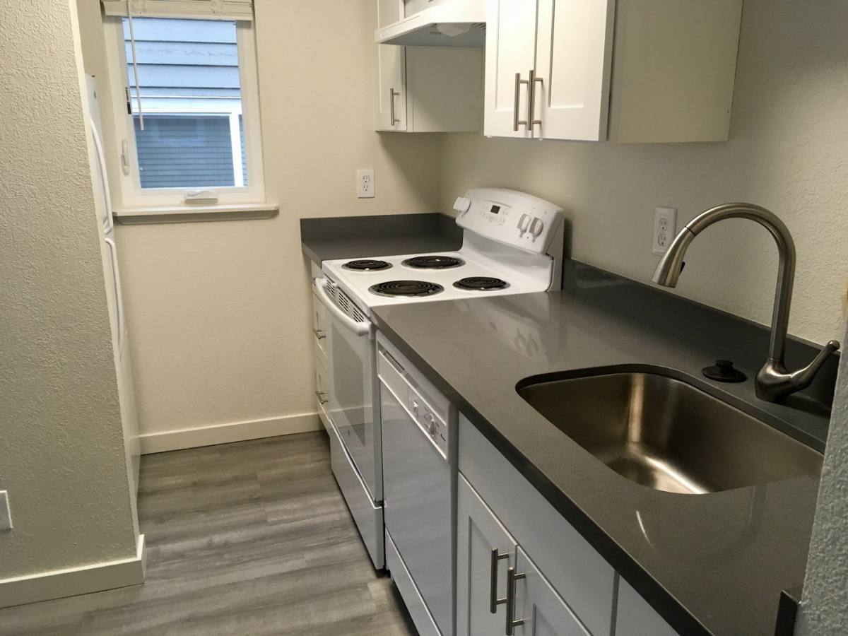 Apartment for rent at 910 N 104th St, Seattle, WA 98133