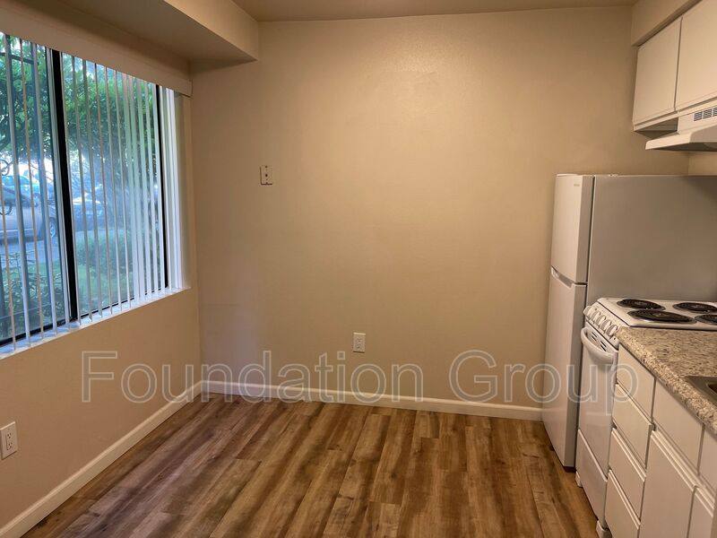 Apartment for rent at 400 10th Ave #111, Seattle, WA 98122