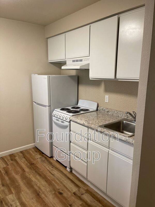 Apartment for rent at 400 10th Ave #111, Seattle, WA 98122