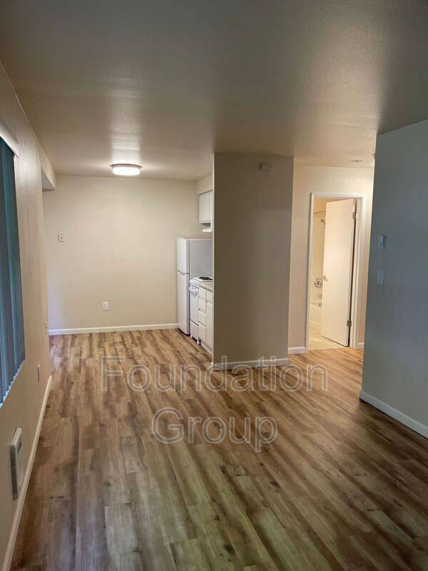Apartment for rent at 400 10th Ave #111, Seattle, WA 98122