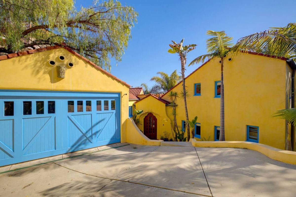House for rent at 4778 Cromwell Ave, Los Angeles, CA 90027