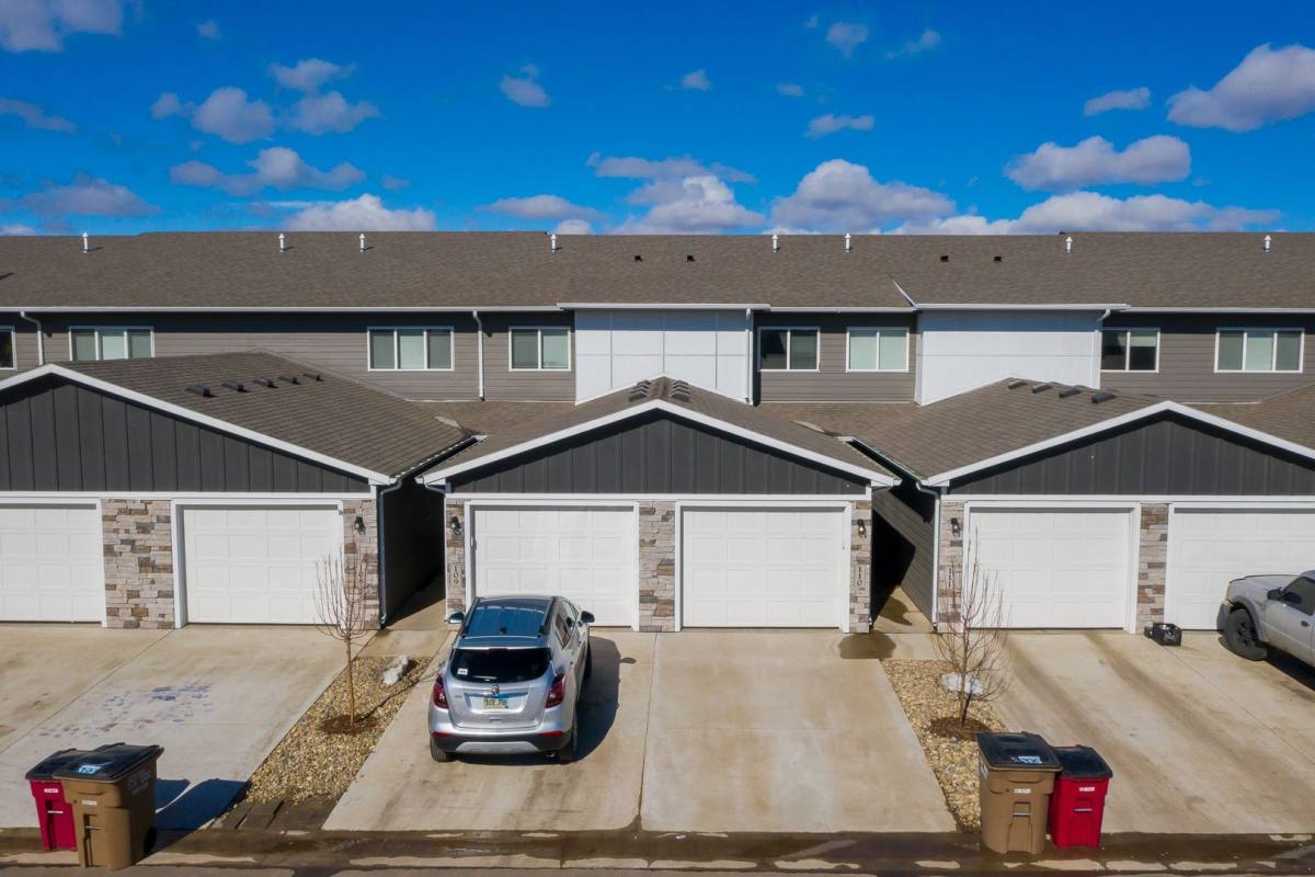 Townhouse for rent at 4802 S Hosta Ave, Sioux Falls, SD 57110