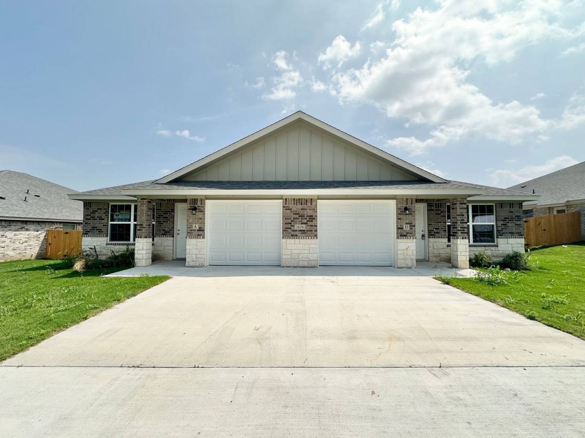 Townhouse for rent at 1608 Pima Trail, Harker Heights, TX 76548