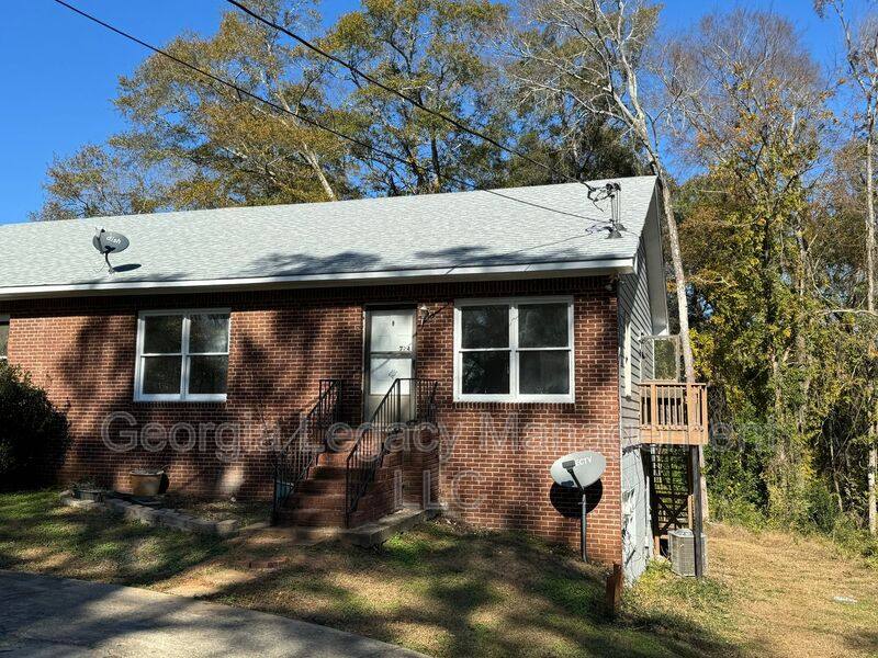 Apartment for rent at 724 Belmont St, Commerce, GA 30529