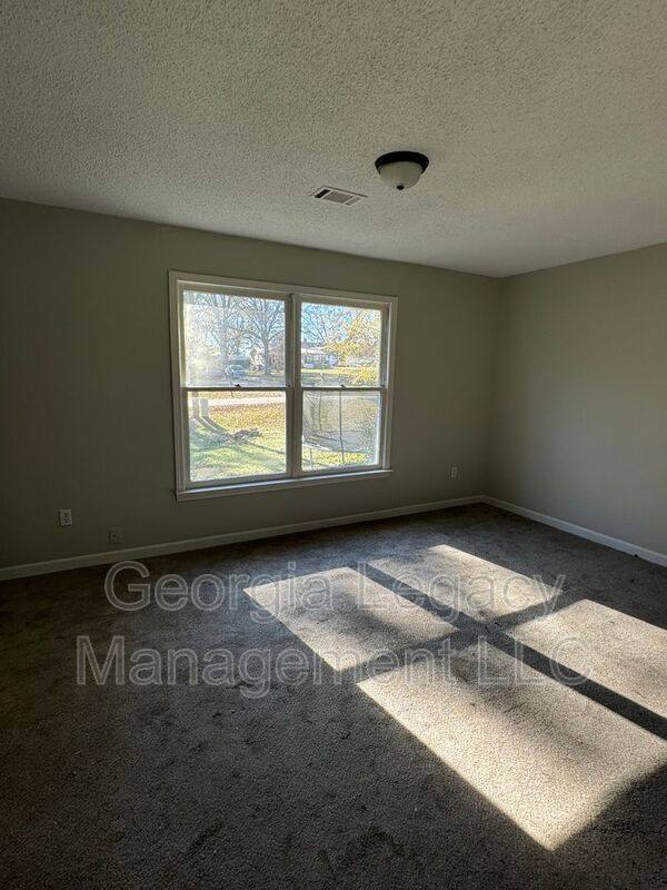 Apartment for rent at 724 Belmont St, Commerce, GA 30529