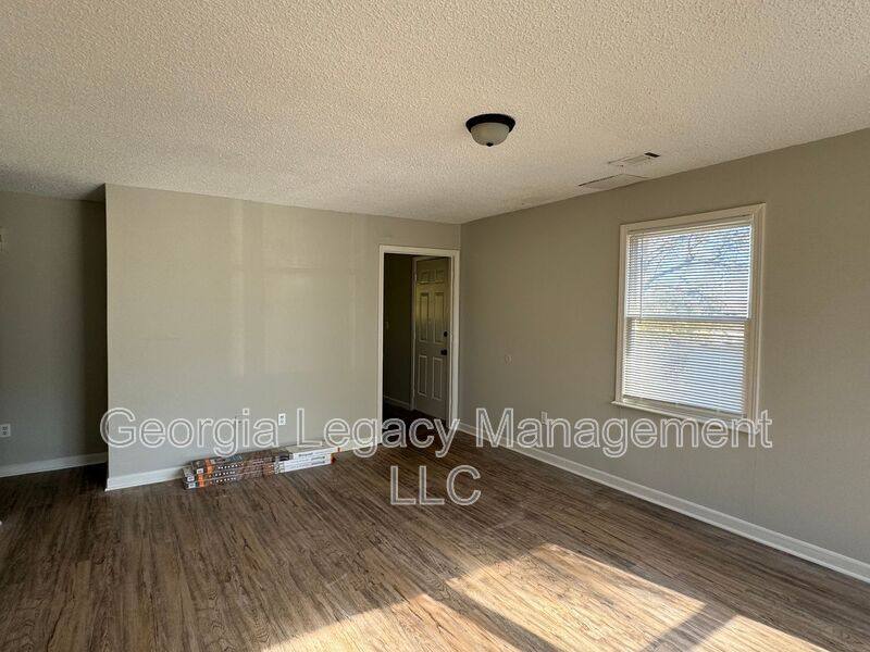 Apartment for rent at 724 Belmont St, Commerce, GA 30529