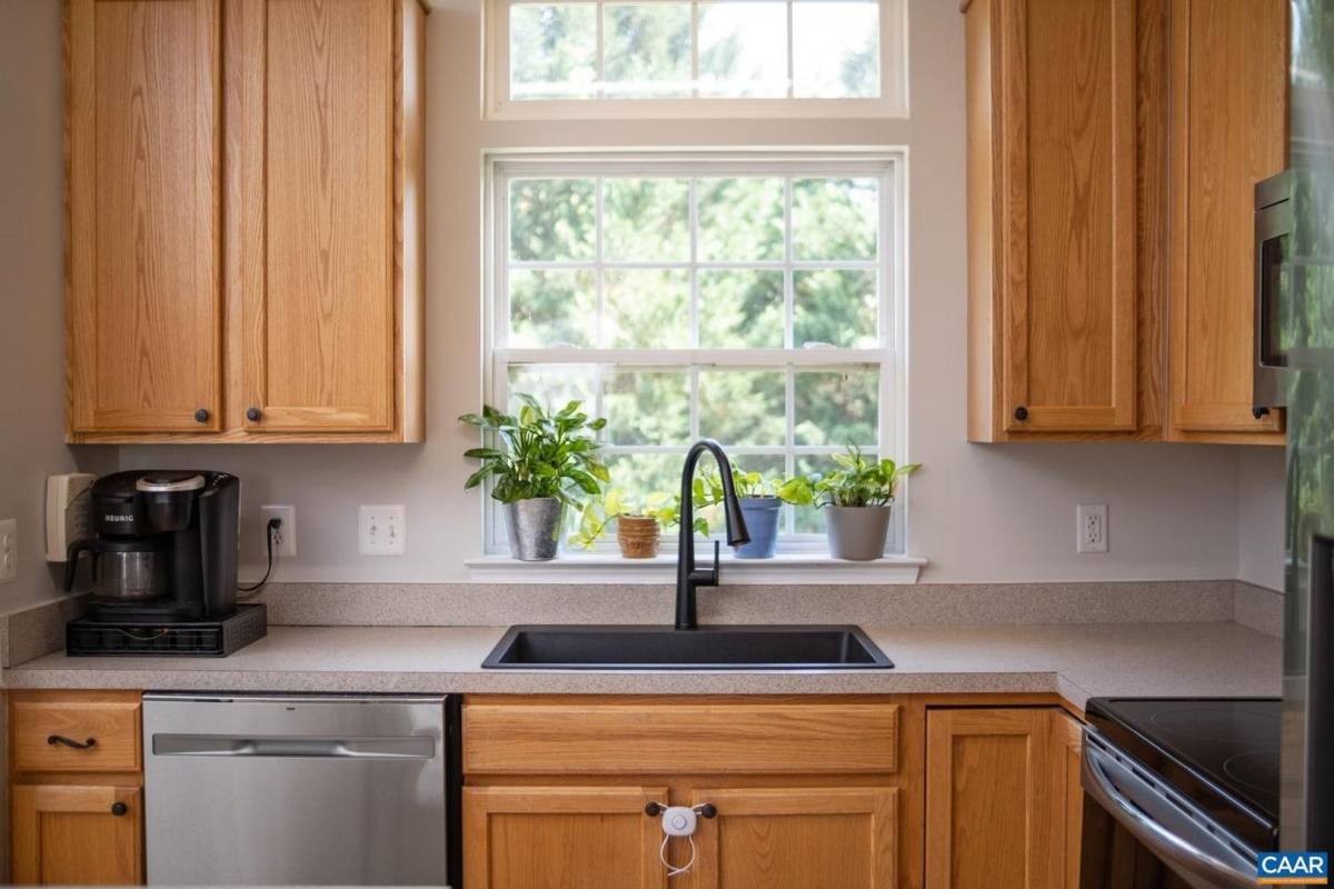 House for rent at 662 Holly Hill Dr, Barboursville, VA 22923