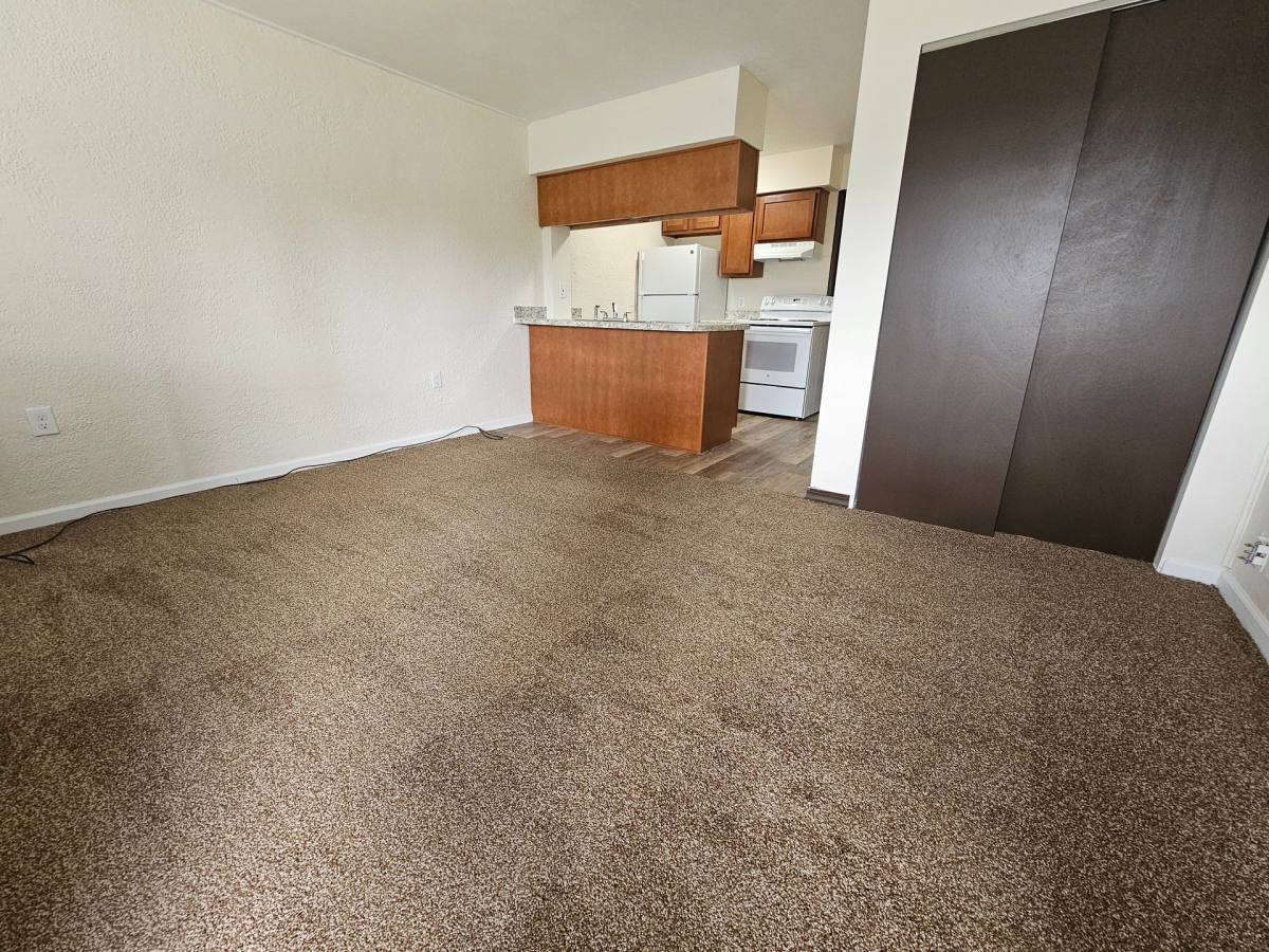 Apartment for rent at 1933 W Alexis Rd, Toledo, OH 43613