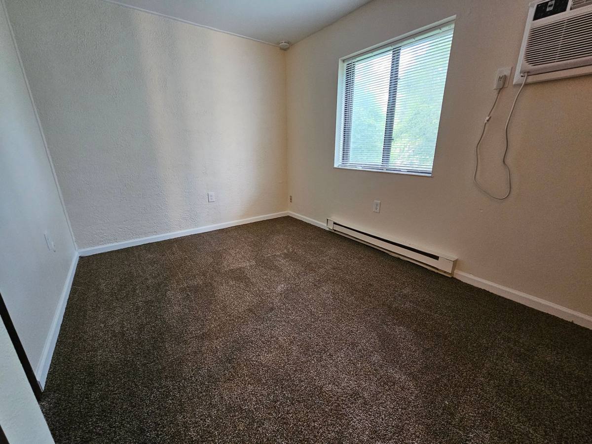 Apartment for rent at 1933 W Alexis Rd, Toledo, OH 43613