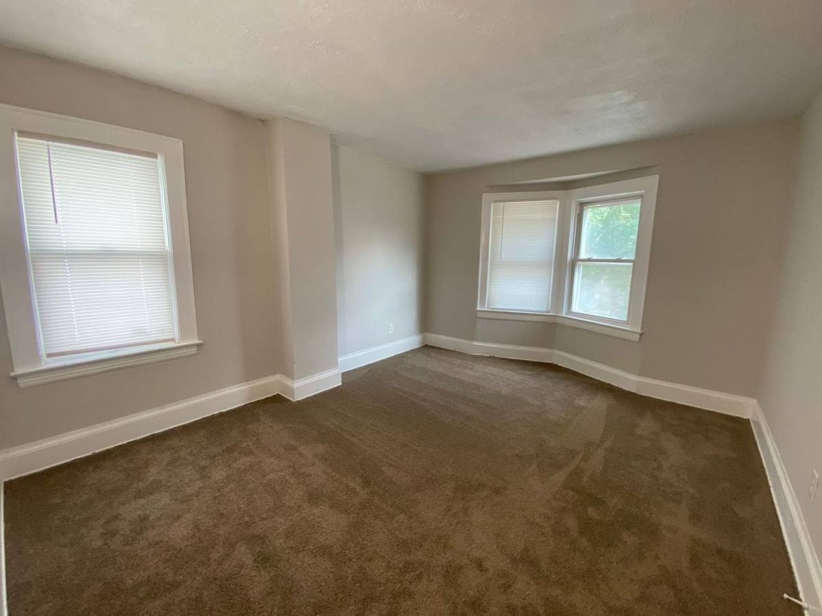 House for rent at 10721 Columbia Ave, Cleveland, OH 44108