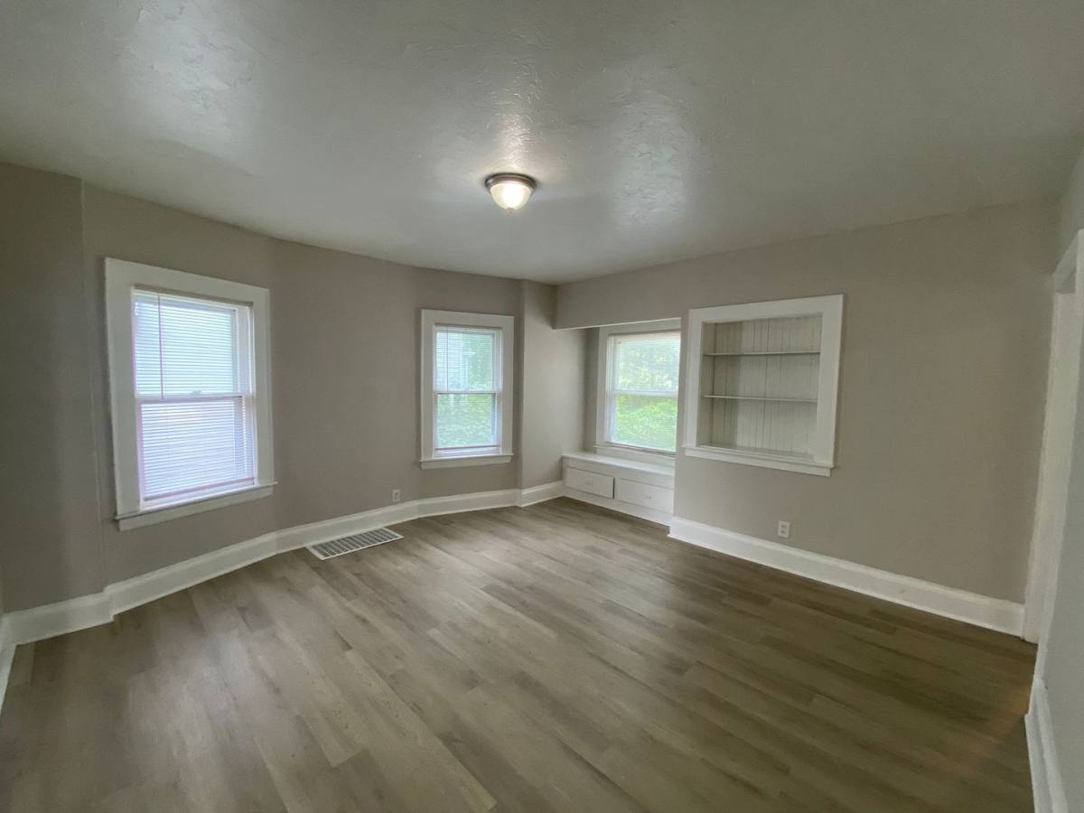 House for rent at 10721 Columbia Ave, Cleveland, OH 44108