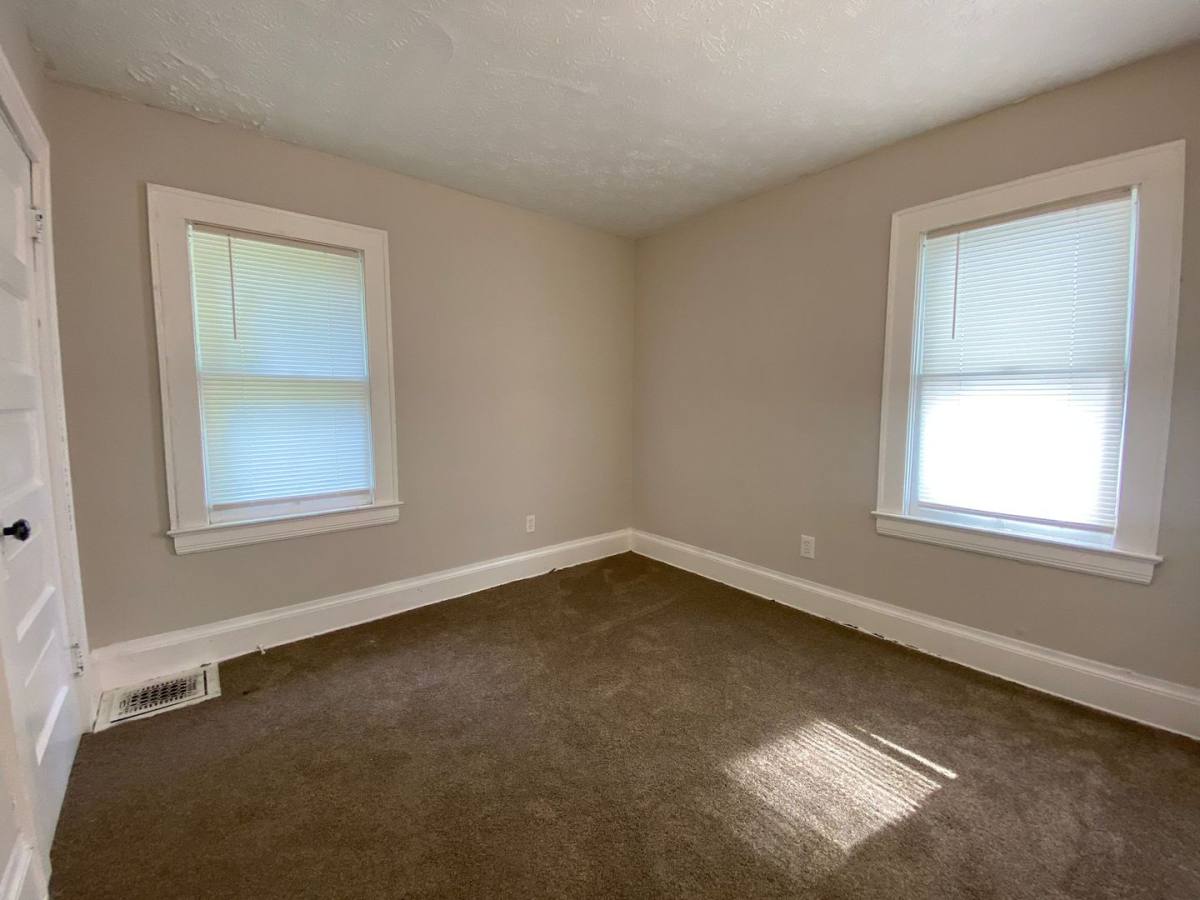 House for rent at 10721 Columbia Ave, Cleveland, OH 44108