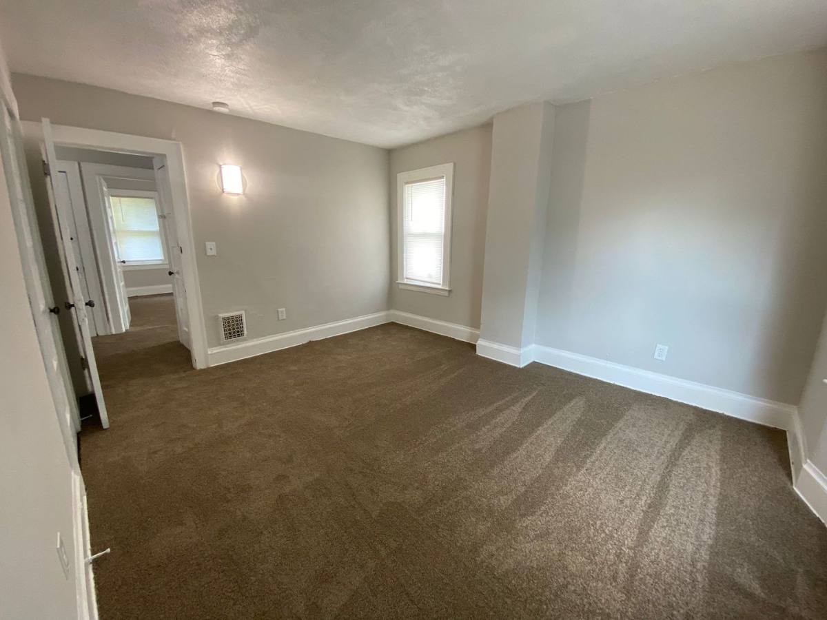 House for rent at 10721 Columbia Ave, Cleveland, OH 44108