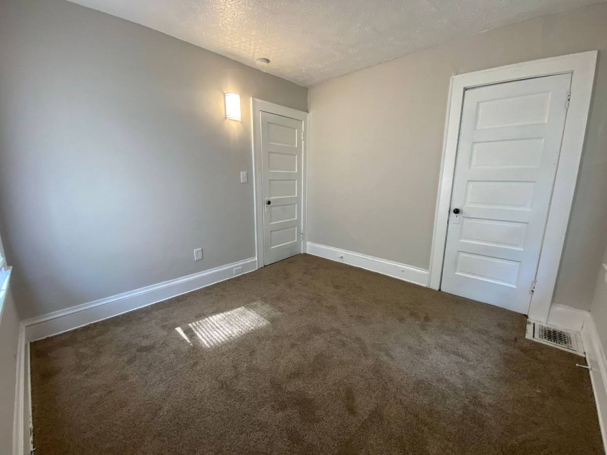 House for rent at 10721 Columbia Ave, Cleveland, OH 44108