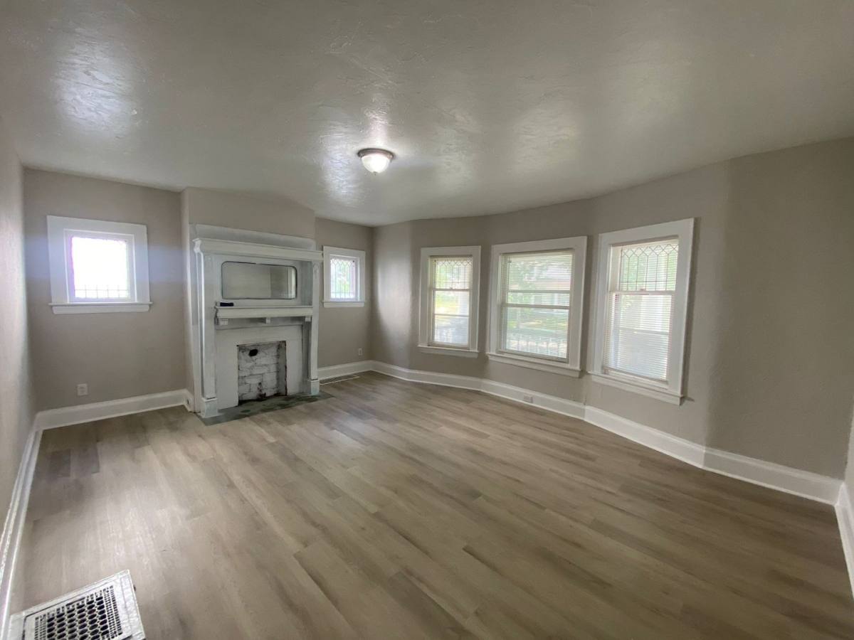 House for rent at 10721 Columbia Ave, Cleveland, OH 44108