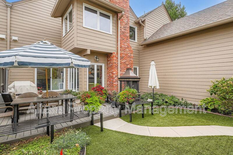 Townhouse for rent at 287 S Holly St, Denver, CO 80246