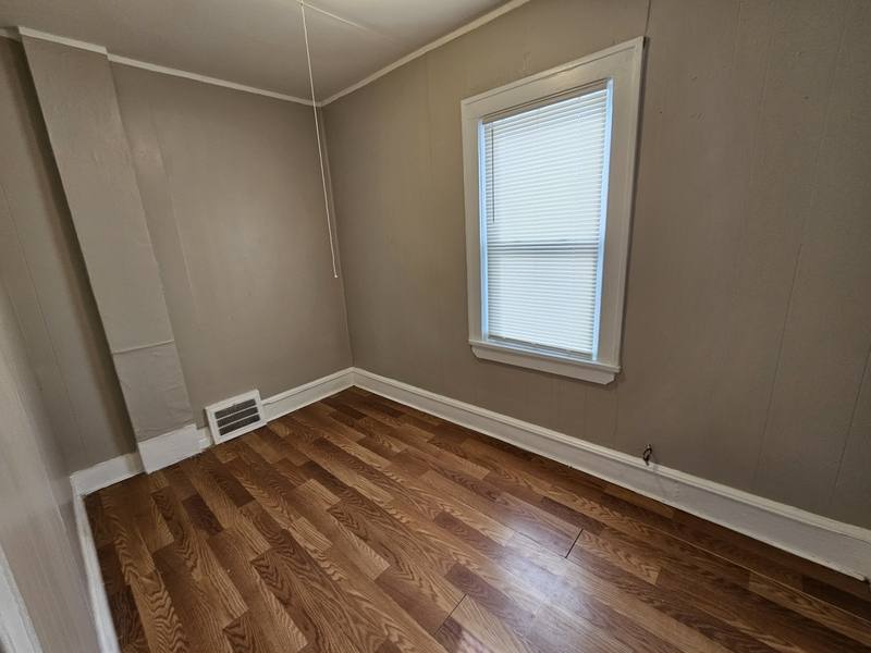 Apartment for rent at 1762 E 33rd St #DOWN, Cleveland, OH 44114