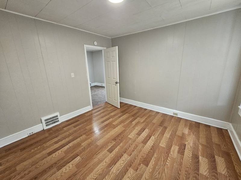 Apartment for rent at 1762 E 33rd St #DOWN, Cleveland, OH 44114