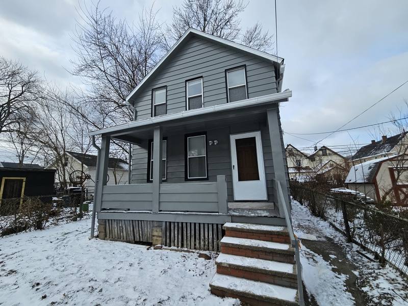 Apartment for rent at 1762 E 33rd St #DOWN, Cleveland, OH 44114