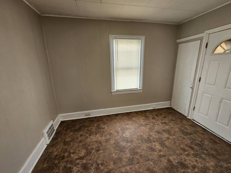 Apartment for rent at 1762 E 33rd St #DOWN, Cleveland, OH 44114
