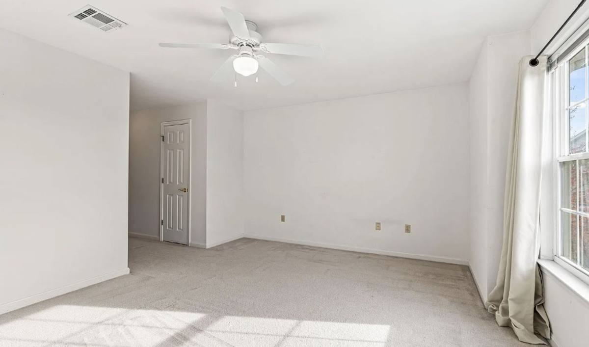 House for rent at 122 Sparrow Rd, Hummelstown, PA 17036