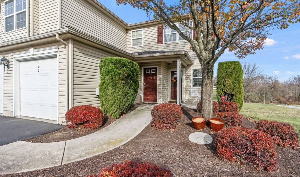 House for rent at 122 Sparrow Rd, Hummelstown, PA 17036