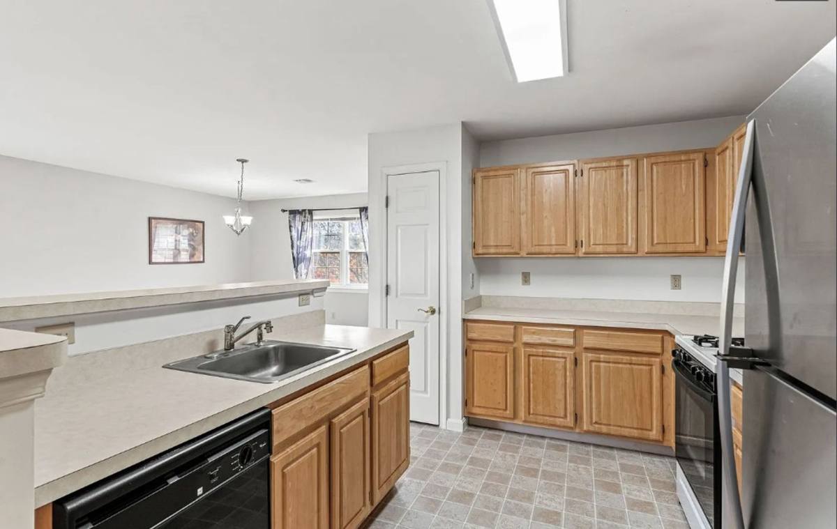 House for rent at 122 Sparrow Rd, Hummelstown, PA 17036