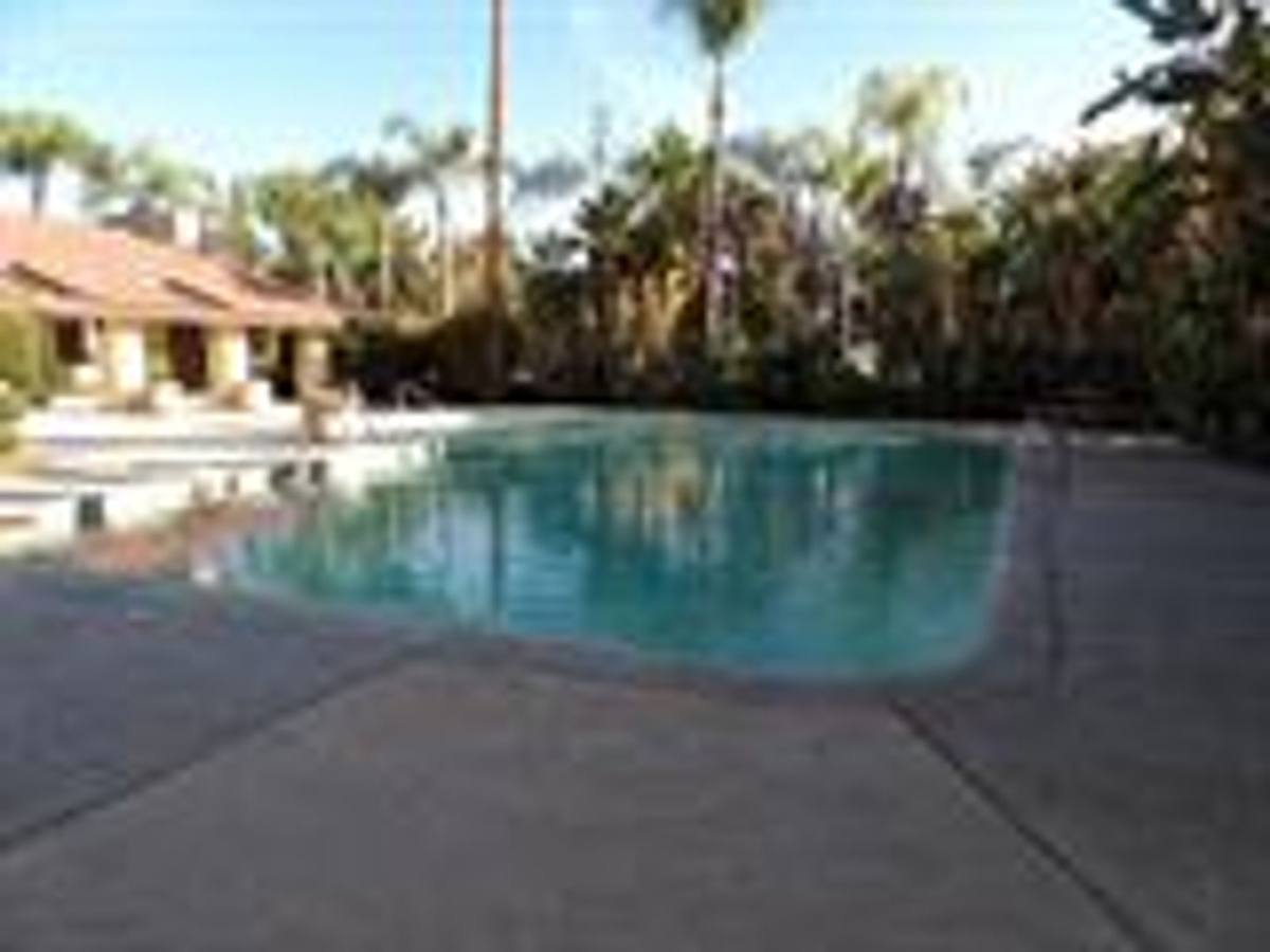 Apartment for rent at 2881 Huntington Blvd, Fresno, CA 93721